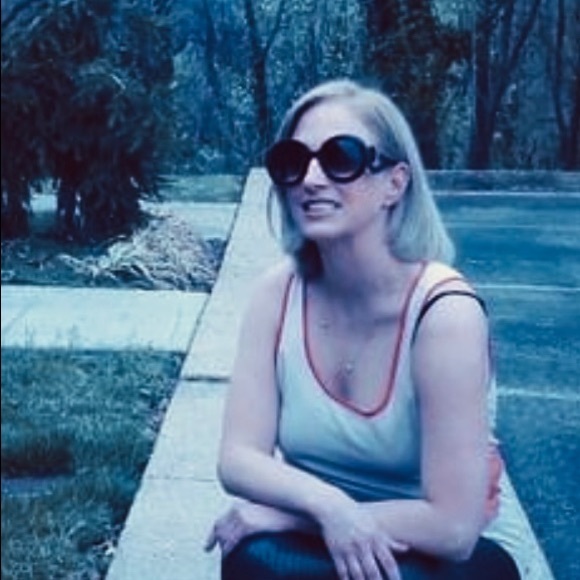 Meet your Posher, Rehnee - Picture 3 of 8